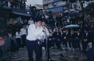 竹北高中時期於東門城演出，黃子軒提供